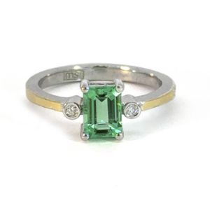 Anillo Miquel Sardà de plata, oro, brillante y esmeralda